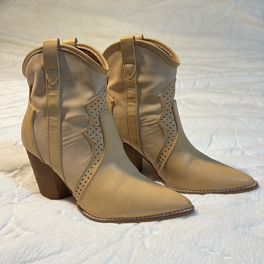 Beast Fashion Boots